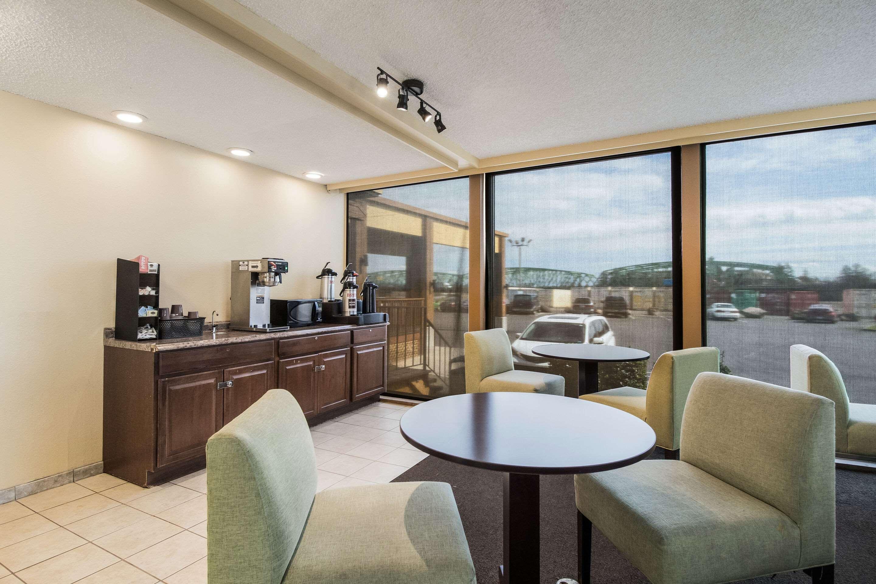 Rodeway Inn & Suites Portland - Jantzen Beach Buitenkant foto
