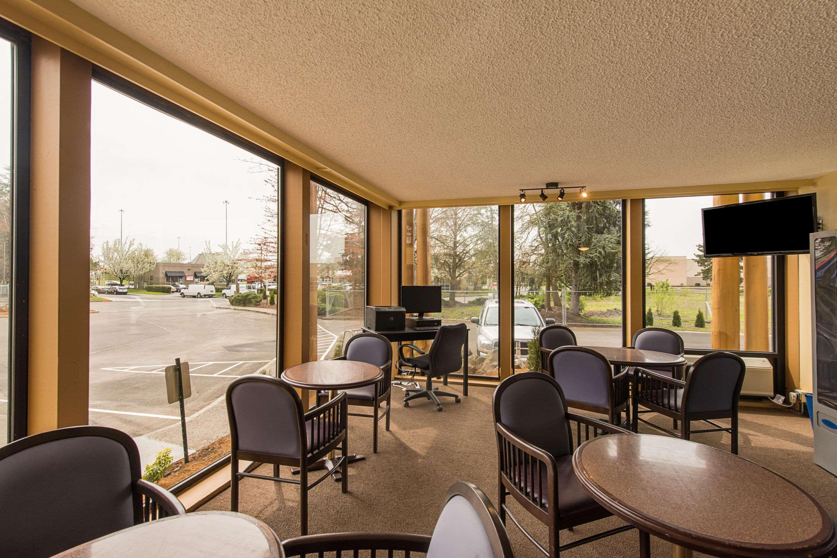 Rodeway Inn & Suites Portland - Jantzen Beach Buitenkant foto